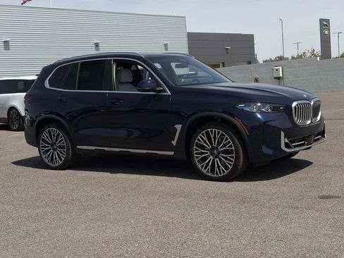 Used 2026 BMW X5 xDrive40i w/ Executive Package AWD/4WD image 3