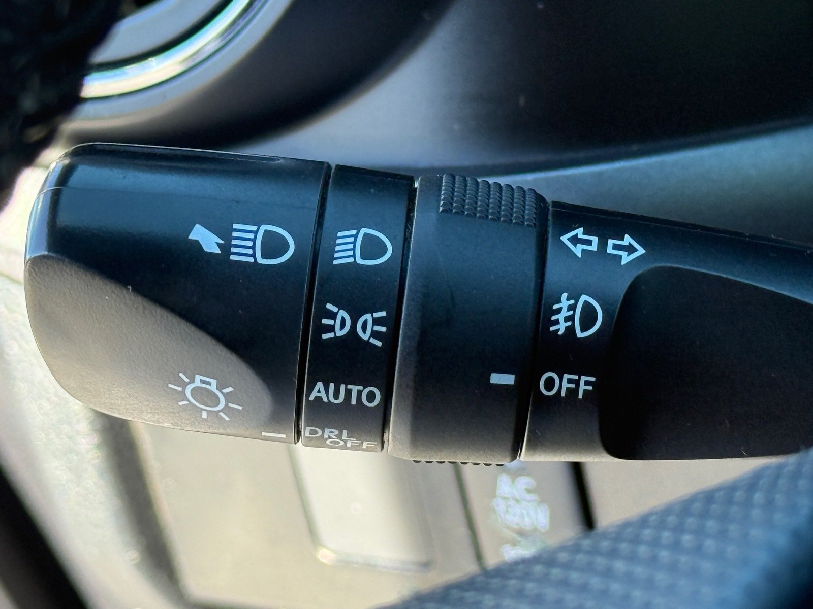 Used 2021 Toyota Tacoma TRD Off-Road w/ Technology Package AWD/4WD image 26
