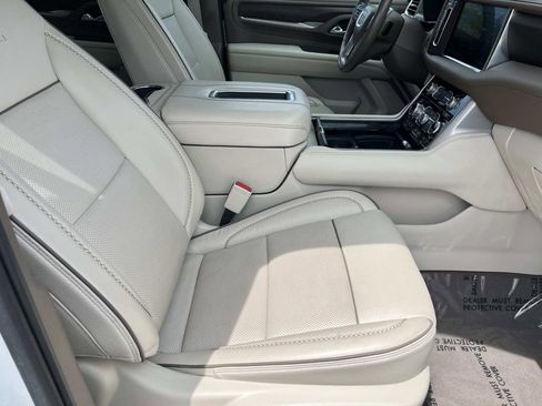Used 2021 GMC Yukon Denali w/ Denali Premium Package AWD/4WD image 24