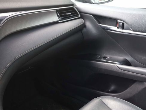 Used 2019 Toyota Camry SE w/ Carpet Mat Package FWD image 14