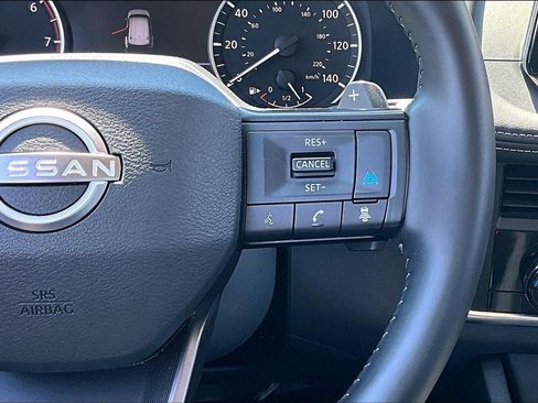 Used 2025 Nissan Rogue SV AWD/4WD image 12