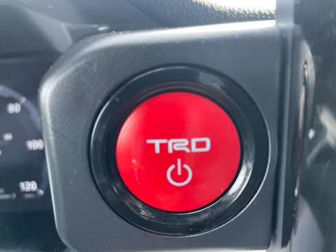 Certified 2024 Toyota Tacoma TRD Off-Road image 21