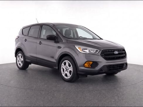 Used 2017 Ford Escape S FWD image 1