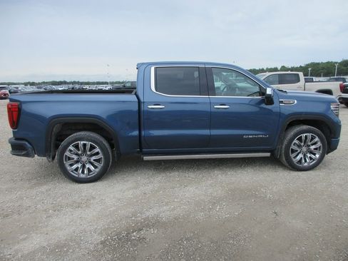New 2026 GMC Sierra 1500 Denali w/ Denali Reserve Package AWD/4WD image 3