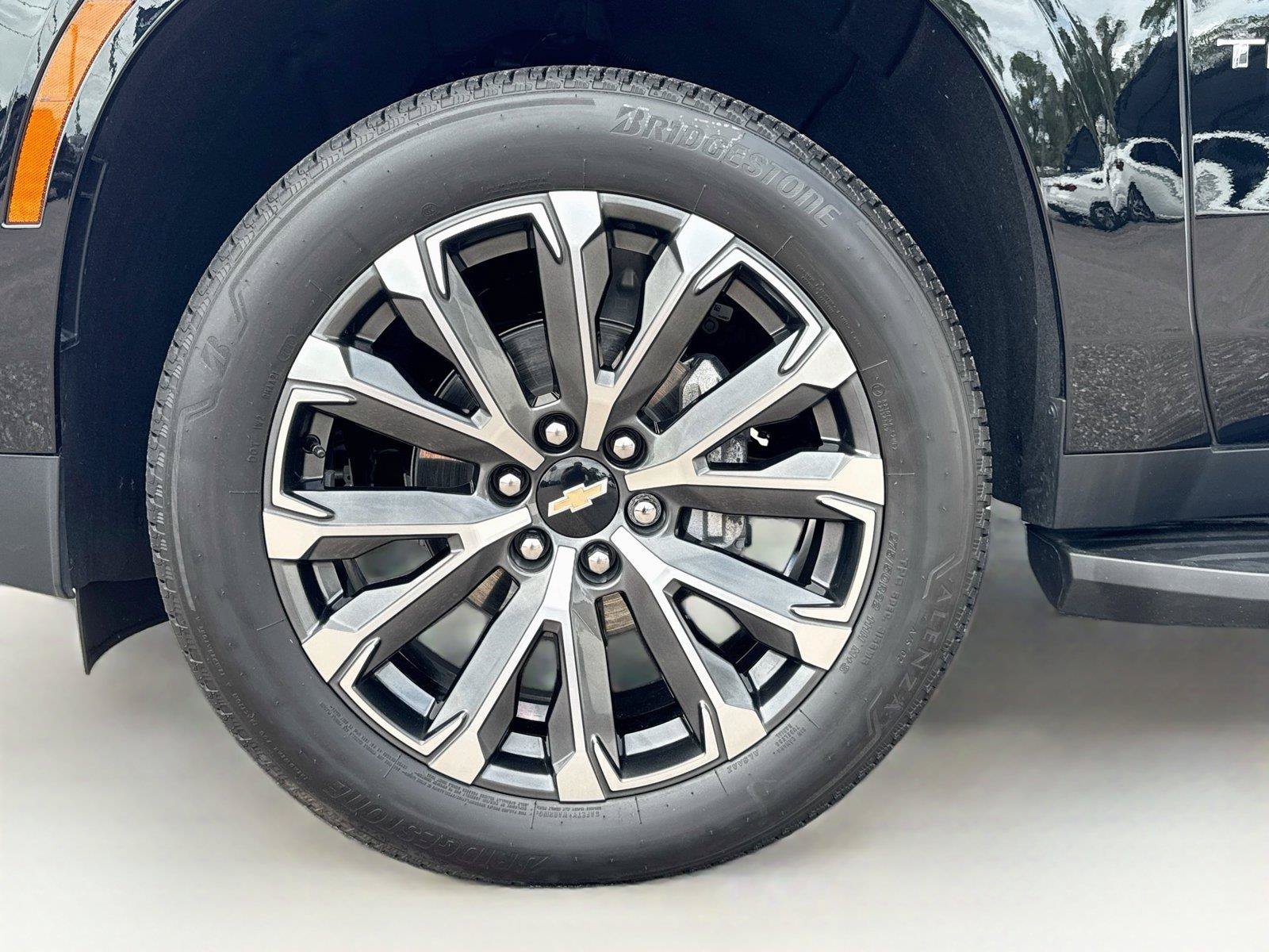 Used 2025 Chevrolet Tahoe High Country AWD/4WD image 38