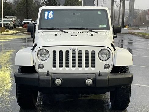 Used 2016 Jeep Wrangler Unlimited Rubicon w/ Dual Top Group image 10