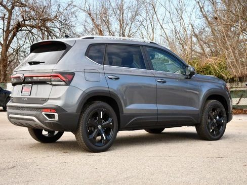 New 2026 Volkswagen Taos SEL image 7