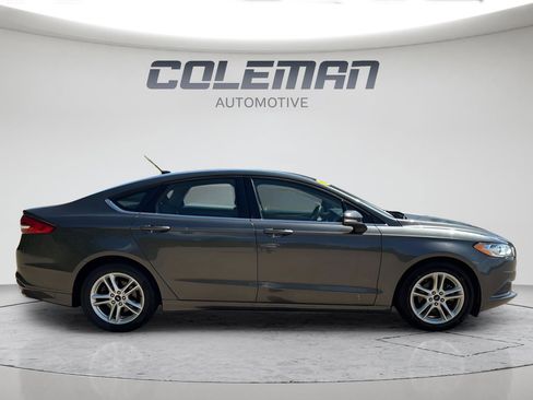 Used 2018 Ford Fusion SE FWD image 6