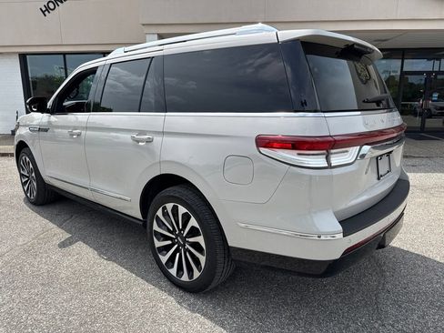 Used 2024 Lincoln Navigator Reserve AWD/4WD image 9