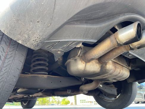 Used 2011 Volkswagen Tiguan S image 19