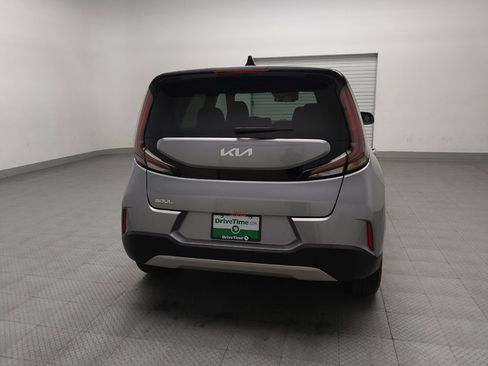 Used 2025 Kia Soul LX image 7