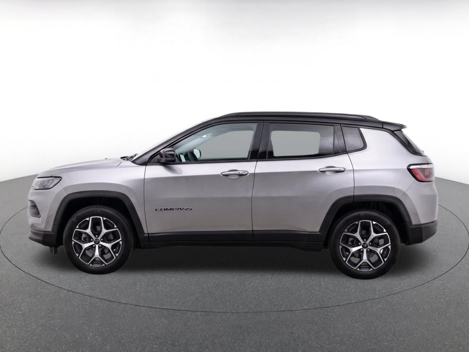 Used 2025 Jeep Compass Limited AWD/4WD image 4