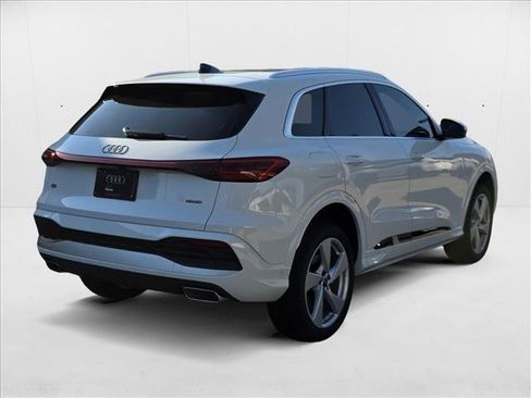 New 2025 Audi Q5 Premium w/ Premium Plus AWD/4WD image 5