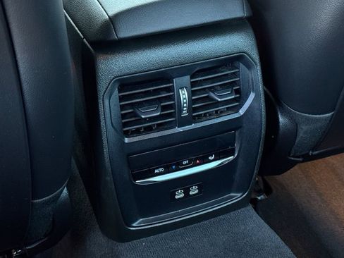 Used 2022 BMW 330i Sedan w/ Premium Package 2 image 13