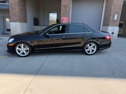 Used 2012 Mercedes-Benz E 350 4MATIC Sedan image 4