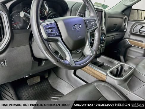 Used 2021 Chevrolet Silverado 1500 LT Trail Boss w/ Convenience Package II AWD/4WD image 9