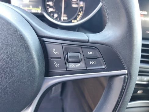 Used 2019 Alfa Romeo Giulia Sport w/ Nero Edizione image 30