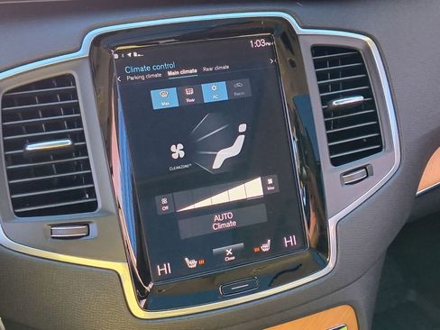 Used 2021 Volvo XC90 T8 Inscription Expression w/ Protection Package Premier image 17