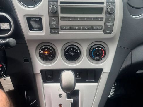 Used 2009 Toyota Matrix S FWD image 23