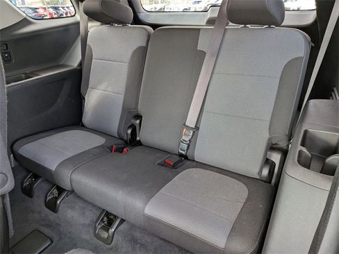 Used 2021 Chevrolet Traverse LT image 30