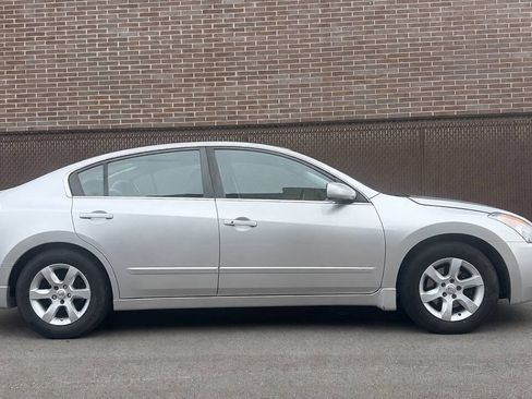 Used 2009 Nissan Altima 2.5 S w/ Convenience Plus Pkg FWD image 5