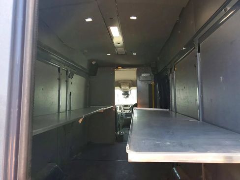 Used 2020 Ford Transit 250 148 High Roof Extended RWD image 3