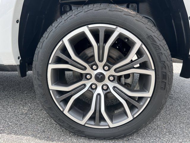Used 2025 RAM 1500 Tungsten w/ Off Road Group AWD/4WD image 25