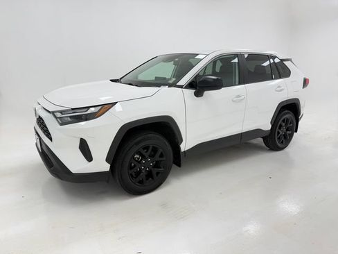 Used 2023 Toyota RAV4 LE FWD image 5
