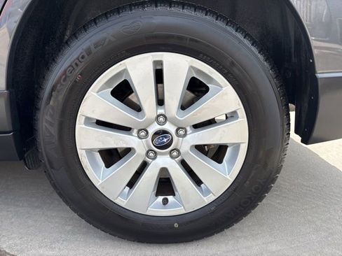 Used 2019 Subaru Outback 2.5i image 9