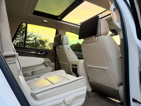 Used 2021 GMC Yukon Denali w/ Denali Ultimate Package AWD/4WD image 30