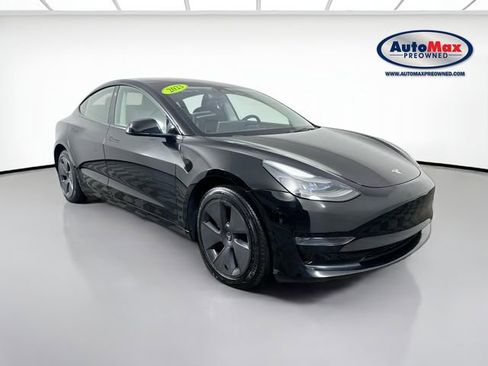 Used 2023 Tesla Model 3 Standard Range image 1