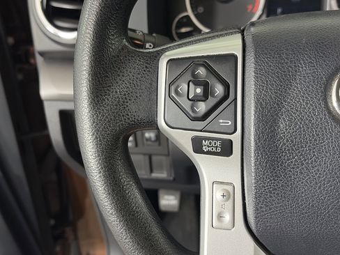 Used 2017 Toyota Tundra SR5 image 28