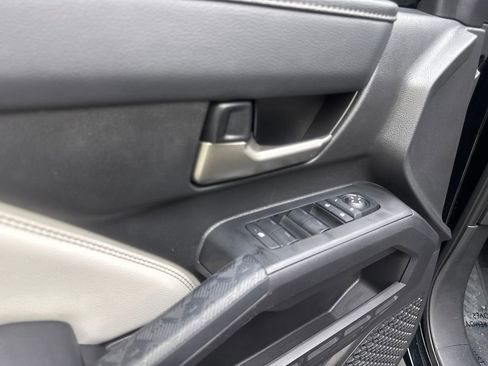 Used 2025 Toyota Tacoma Limited AWD/4WD image 32