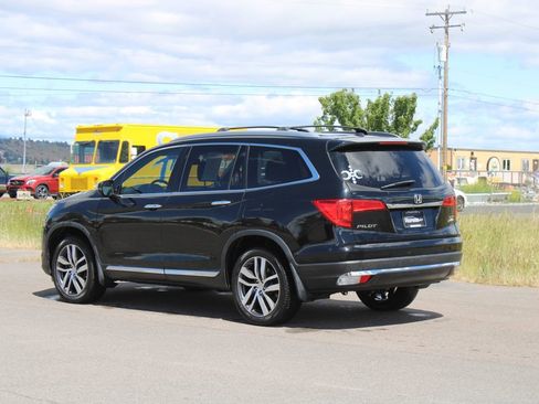 Used 2017 Honda Pilot Touring image 3