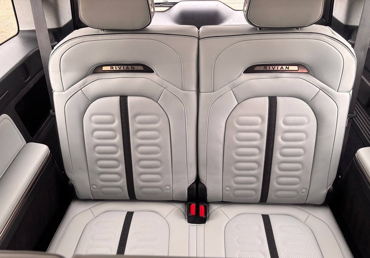 Used 2025 Rivian R1S Adventure Dual AWD/4WD image 14
