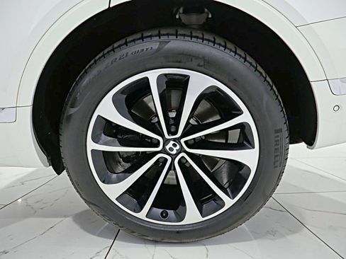 Certified 2017 Bentley Bentayga AWD/4WD image 48