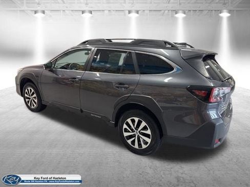 Used 2023 Subaru Outback Premium AWD/4WD image 4