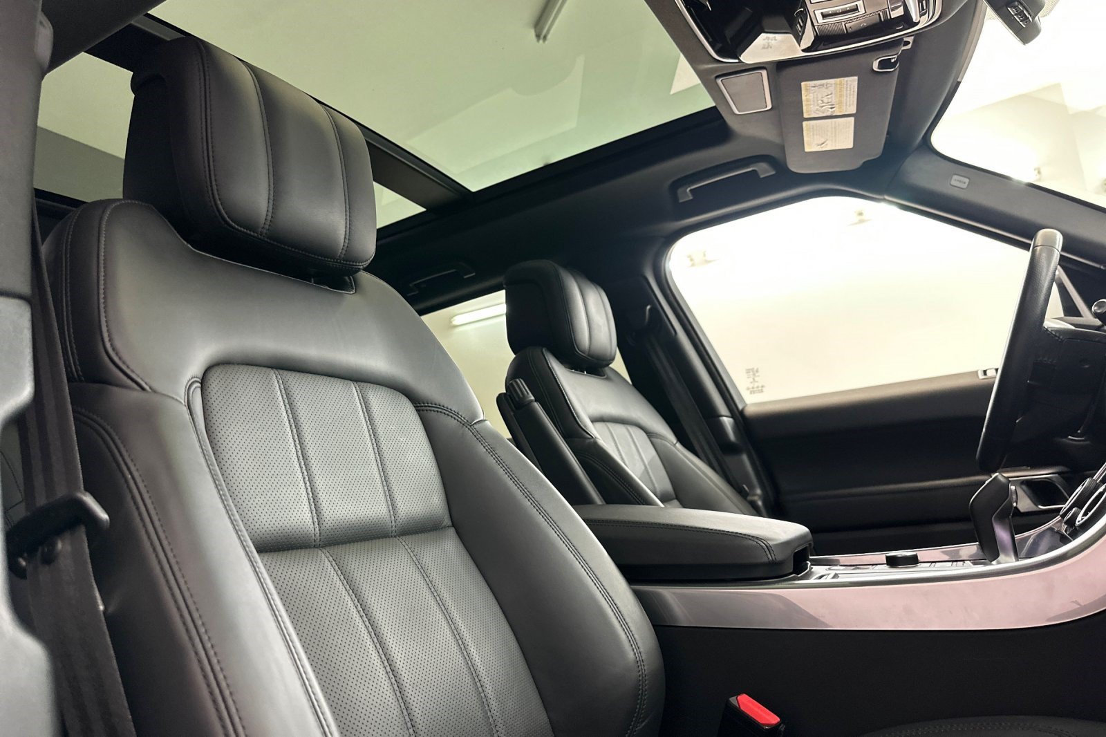Used 2020 Land Rover Range Rover Sport HSE AWD/4WD image 25