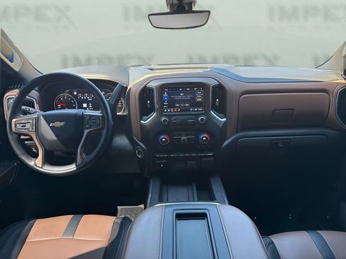 Used 2021 Chevrolet Silverado 1500 High Country w/ Technology Package AWD/4WD image 15