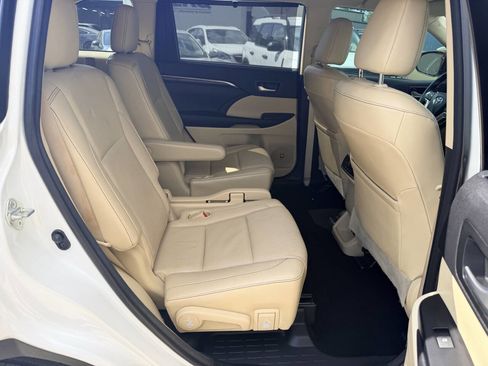 Used 2015 Toyota Highlander Limited image 18