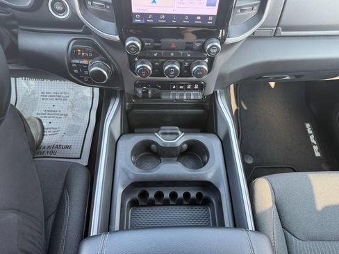 Used 2022 RAM 1500 Big Horn AWD/4WD image 32