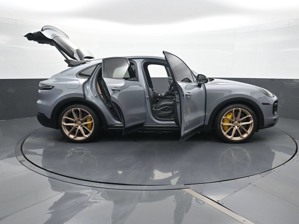 Used 2023 Porsche Cayenne Turbo GT AWD/4WD image 33