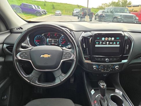Used 2018 Chevrolet Traverse LT AWD/4WD image 18