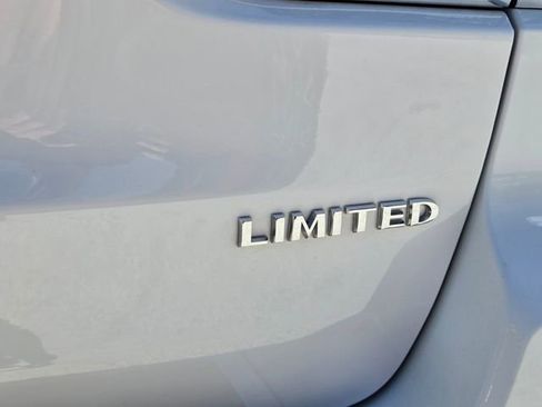 Certified 2022 Jeep Grand Cherokee Limited w/ Trailer Tow Group IV AWD/4WD image 13