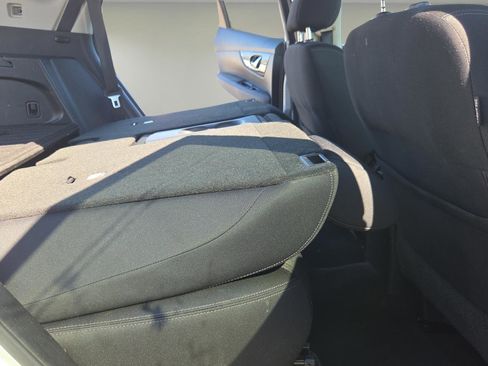 Used 2019 Nissan Rogue SV image 22