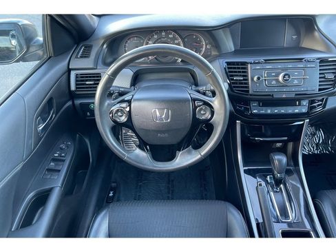 Used 2017 Honda Accord Sport image 17