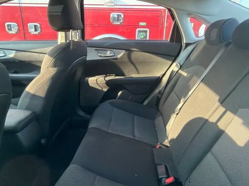 Used 2023 Kia Forte LXS FWD image 7
