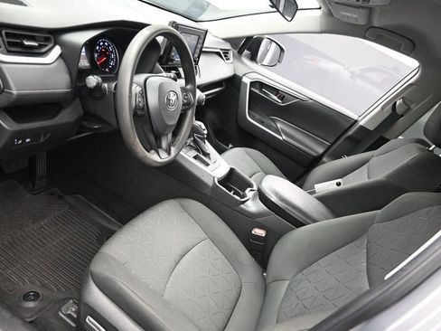 Used 2022 Toyota RAV4 XLE FWD image 19