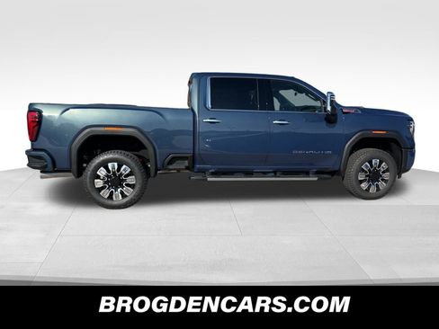 New 2026 GMC Sierra 3500 Denali w/ Denali Reserve Package image 2