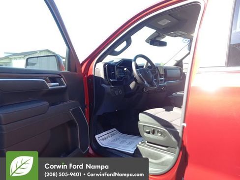 Used 2025 Chevrolet Silverado 1500 RST AWD/4WD image 9